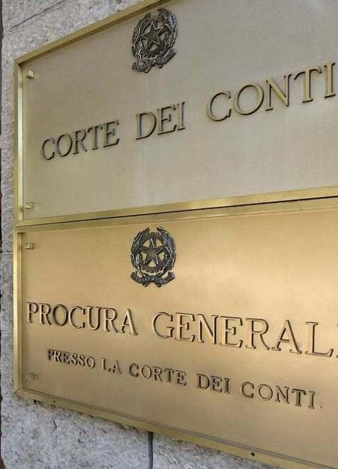 Lucca, auto di servizio per andare in palestra e dal dottore: condannato ex ufficiale dell’Arma
