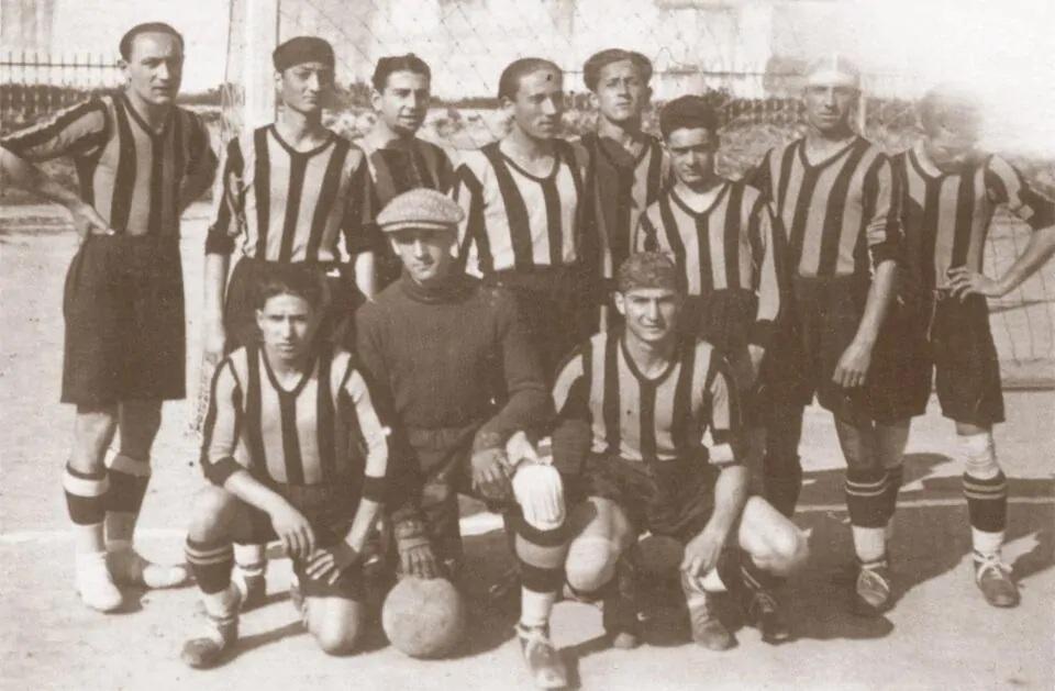 
	Una foto storica del Cagliari calcio (tratta dal sito <a href="https://cagliaricalcio.com/casteddu/storia-rossoblu/">www.cagliaricalcio.com</a>)

