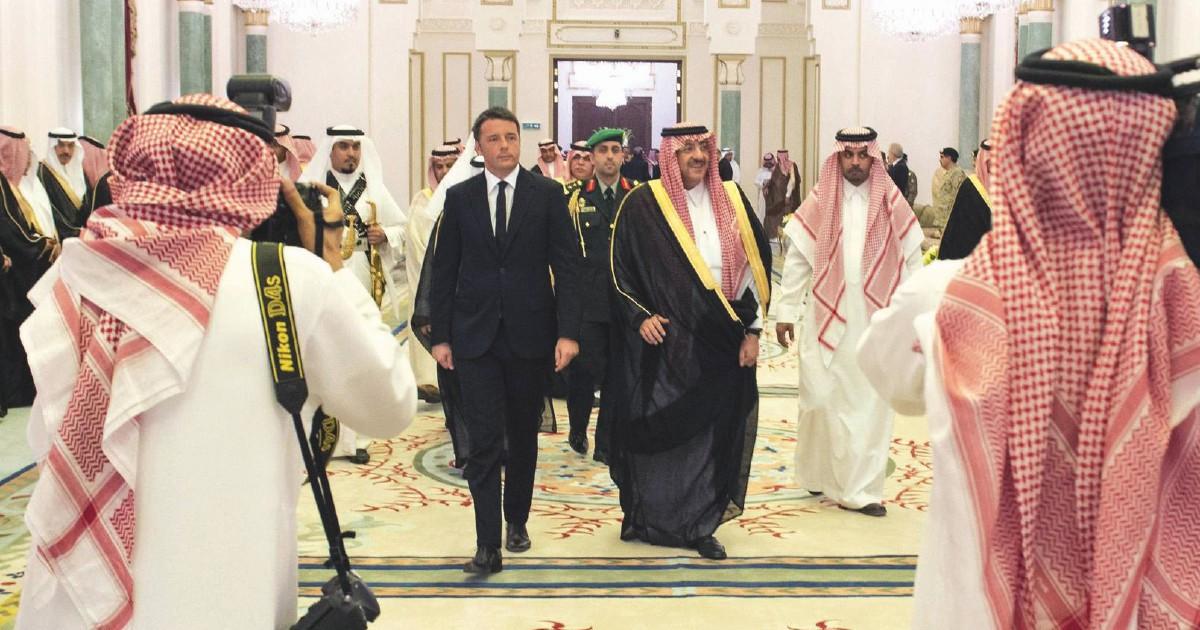 
	Renzi durante un viaggio in Arabia, paese dove tiene spesso conferenze

