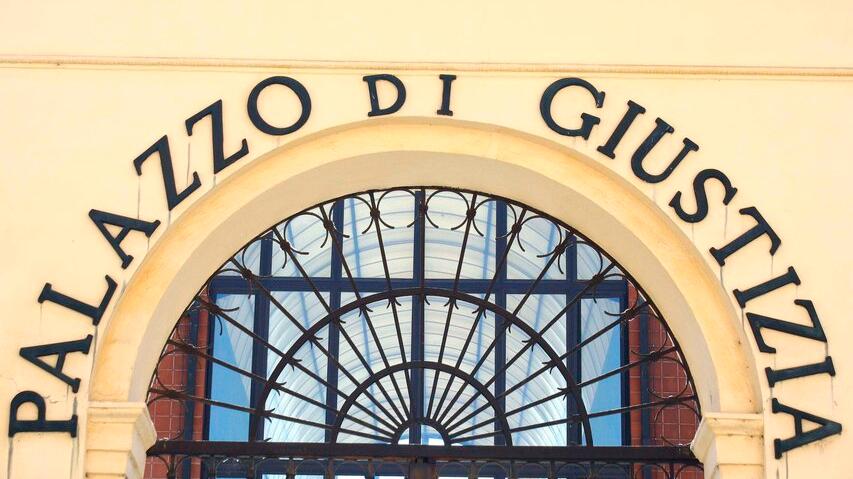 Violenza nella Ferrara bene, sceglie il rito abbreviato