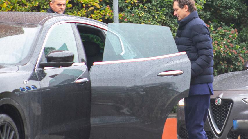 Elkann nel corso della sua recente visita allo stabilimento Maserati di Modena