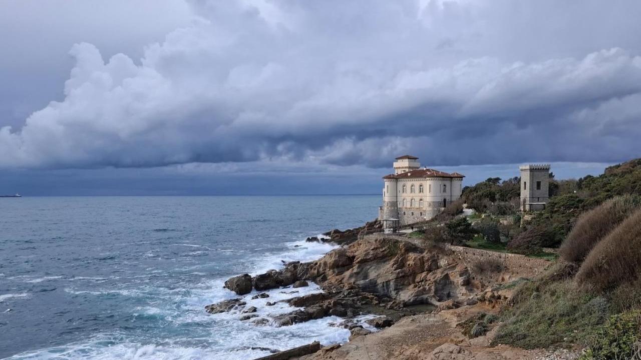 Cala il libeccio: Livorno e il suo castel Boccale. Grazie a Pier Luigi Frisini