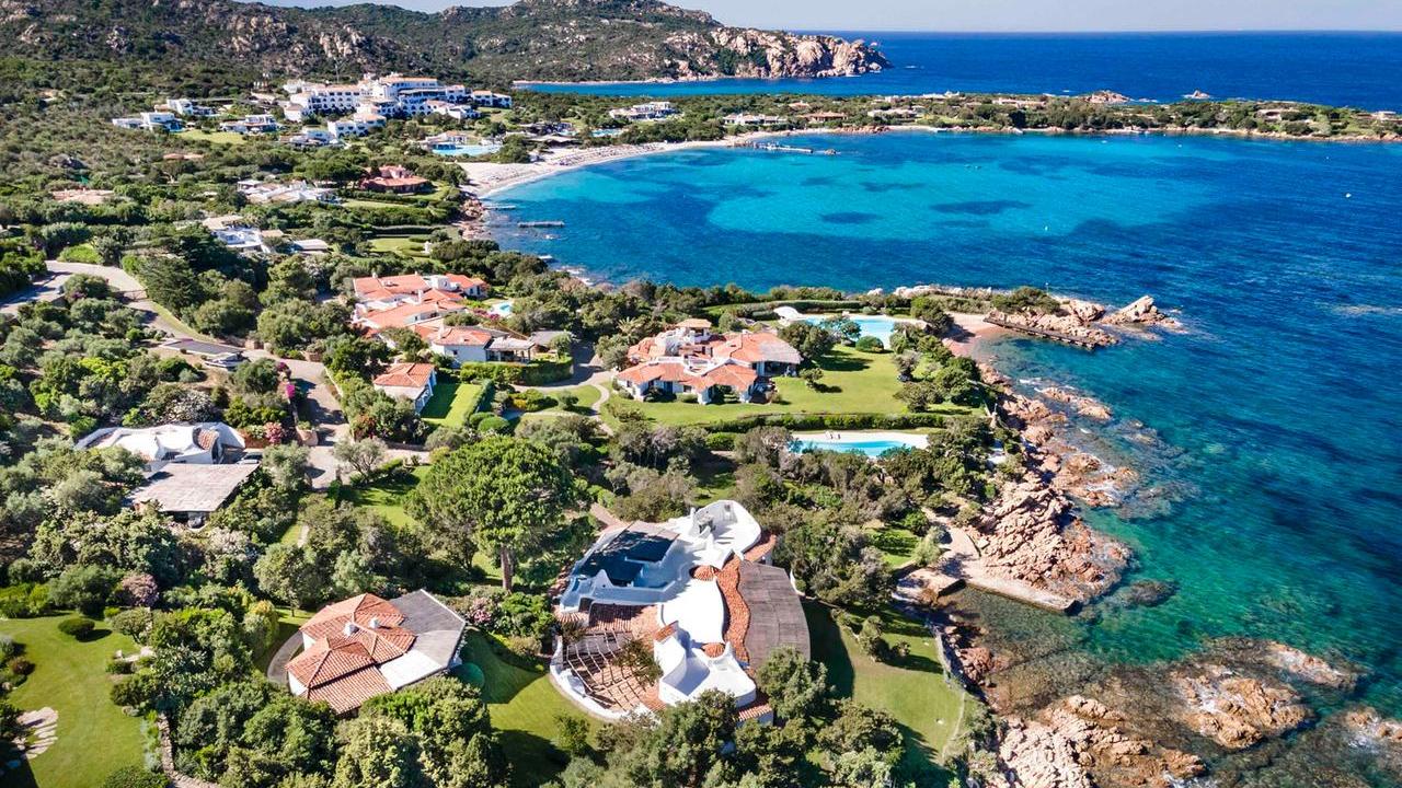 Immobiliare di Lusso, la Costa Smeralda batte il record italiano: villa venduta per 160 milioni di euro – LE IMMAGINI