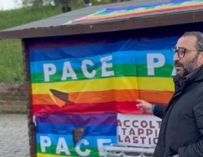 Piombino, vandalizzate le bandiere della pace del Cotone