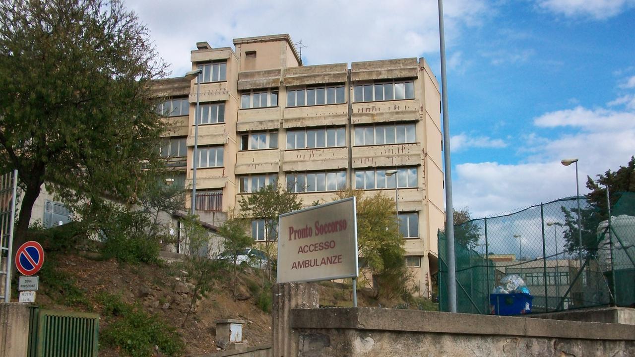 Carabiniere fuori servizio salva uomo che tenta il suicidio