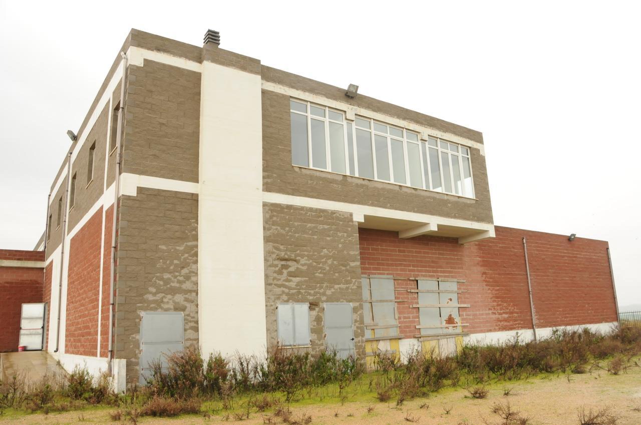 Sassari, Mattatoio mai aperto: sorvegliarlo costa 150mila euro all’anno