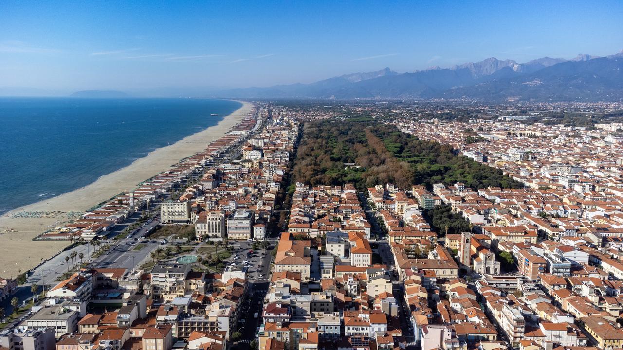 
	In Versilia le case vanno a ruba

