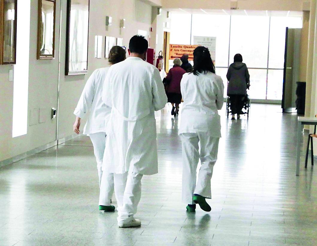 Morì dopo aver pranzato in reparto all’ospedale di Cona, assolti medico e infermiera