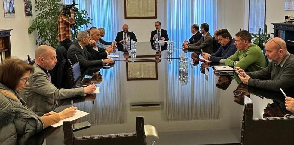 Guerra dei cantieri in porto, aziende a raccolta. Il prefetto: «No a terreni di scontro»