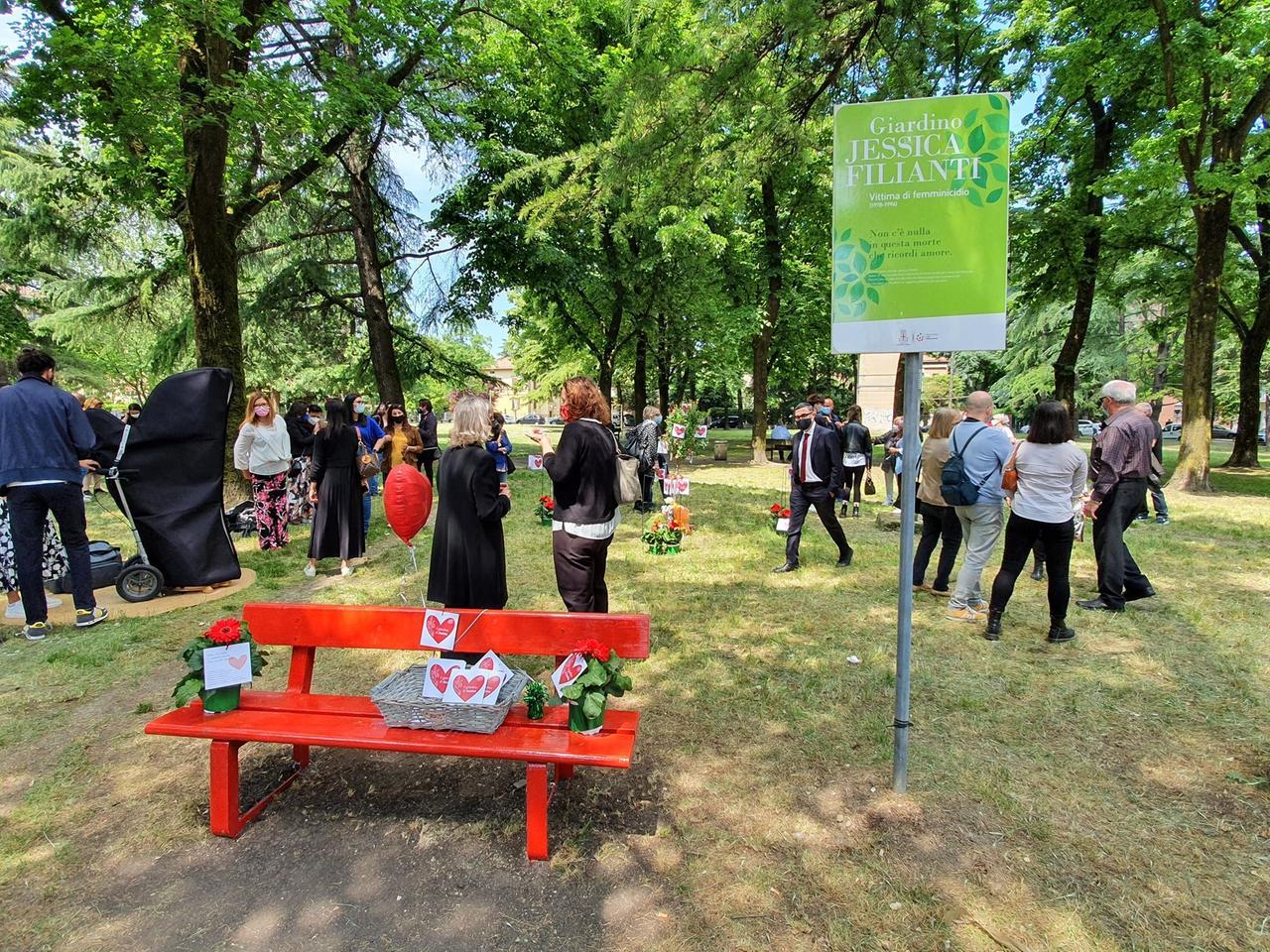 Una nuova panchina per Jessica dai giocatori del Valorugby