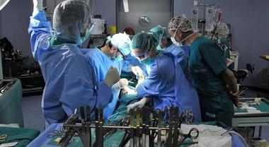 Firenze, pezzo di metallo dimenticato nel cranio: ospedale condannato a risarcire