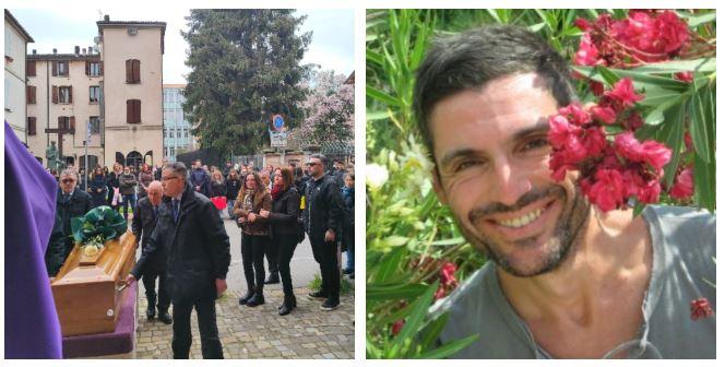 Il messaggio degli studenti al funerale di Fioresi: «Prof speriamo che ora ci guardi e sia fiero di noi»