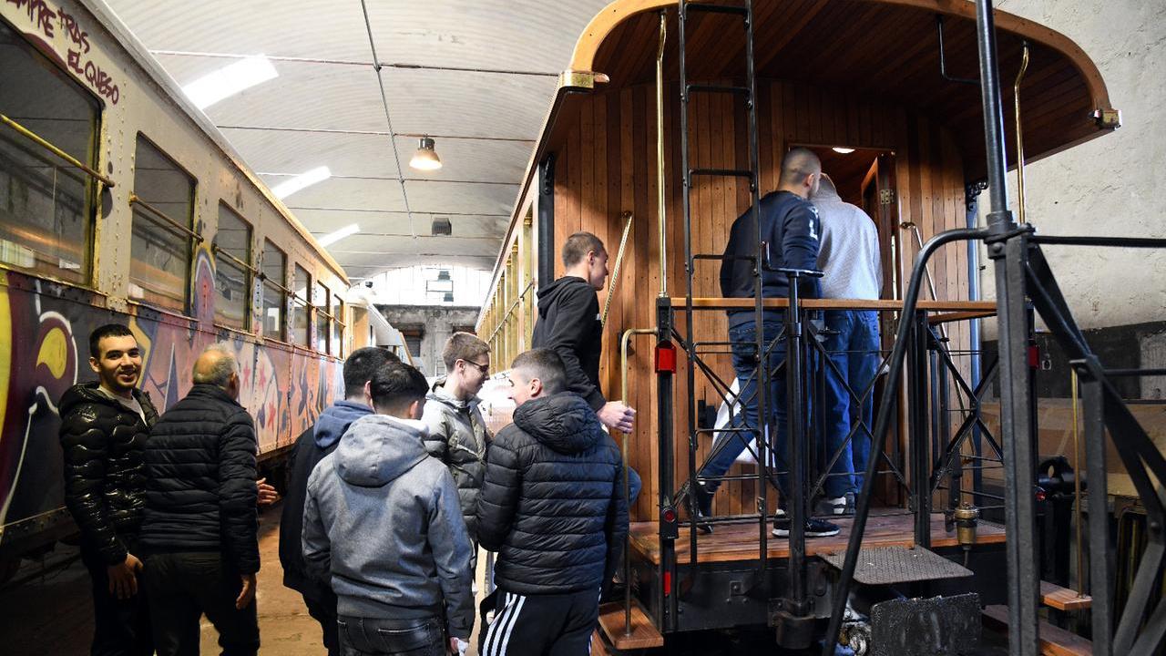 Studenti alla scoperta della stazione ferroviaria di Macomer