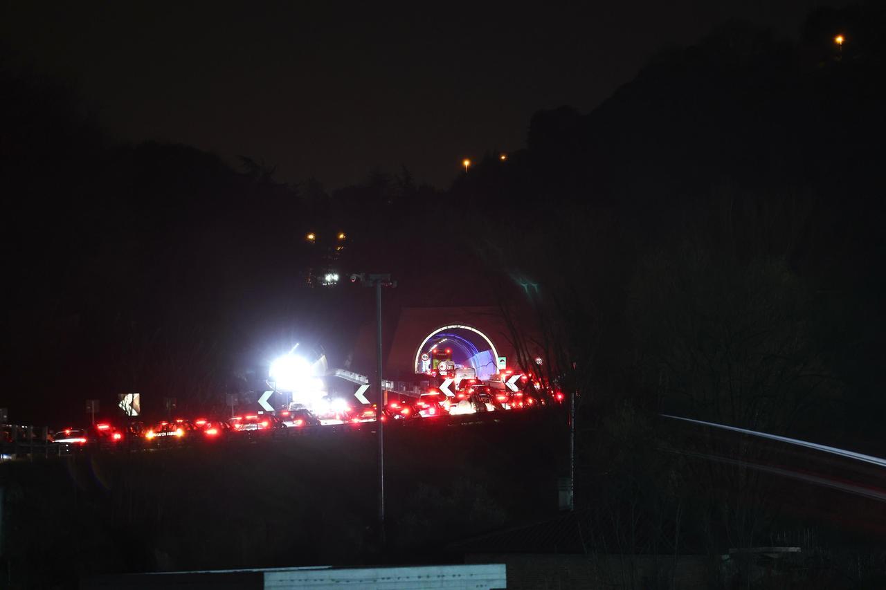 
	La coda in autostrada (foto Nucci/Innocenti)

