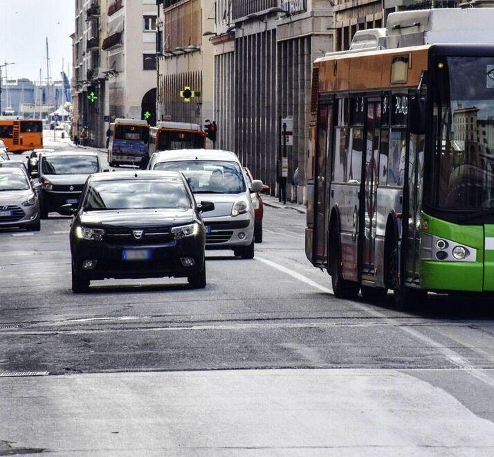 Traffico a Livorno, il comitato rilancia: «Via Grande va pedonalizzata»