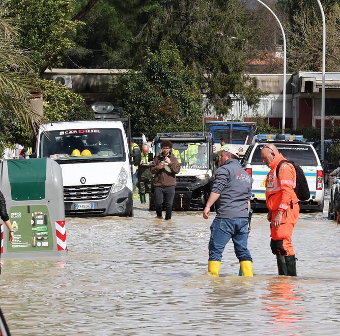 Maltempo a Empoli, tornano l’emergenza e la paura: chiuse scuole e campi sportivi. Come funziona il “servizio ristori”