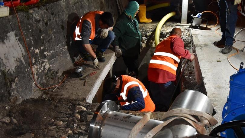 Torre del Lago, Gaia attiva i nuovi scarichi: acqua torbida per i lavori. Quando è previsto l’intervento