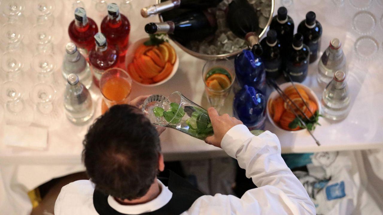 
	Un cameriere in una foto di repertorio

