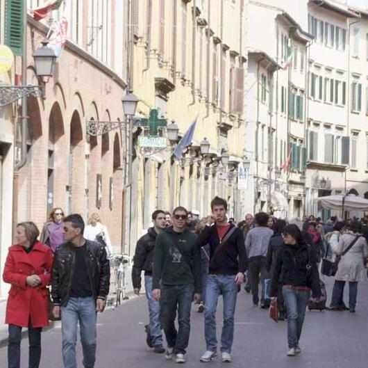 Pisa, un negozio su cinque ha chiuso. Reggono le attività turistiche<br>

