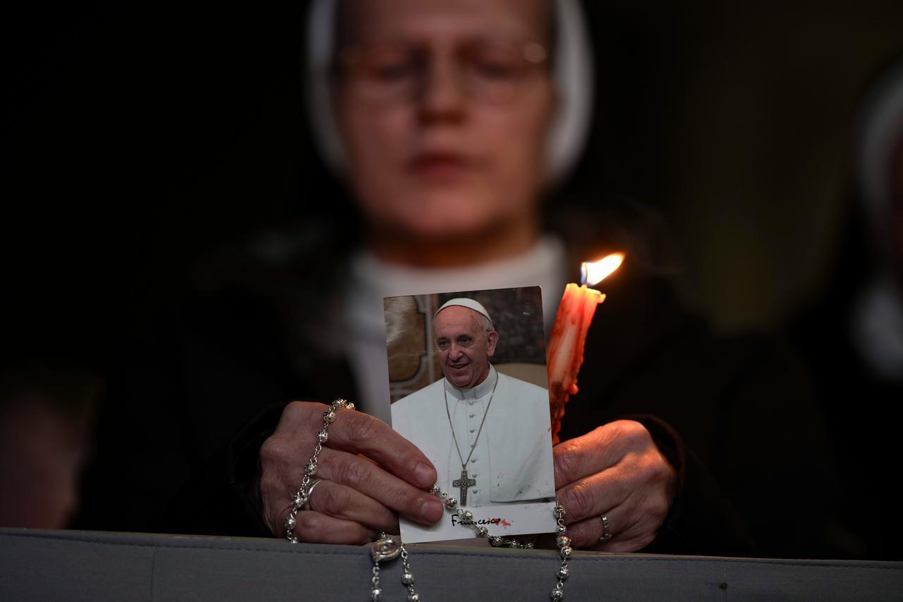 Papa Francesco torna in pubblico: si affaccerà dalla finestra del Gemelli. L’ultimo messaggio dall’ospedale