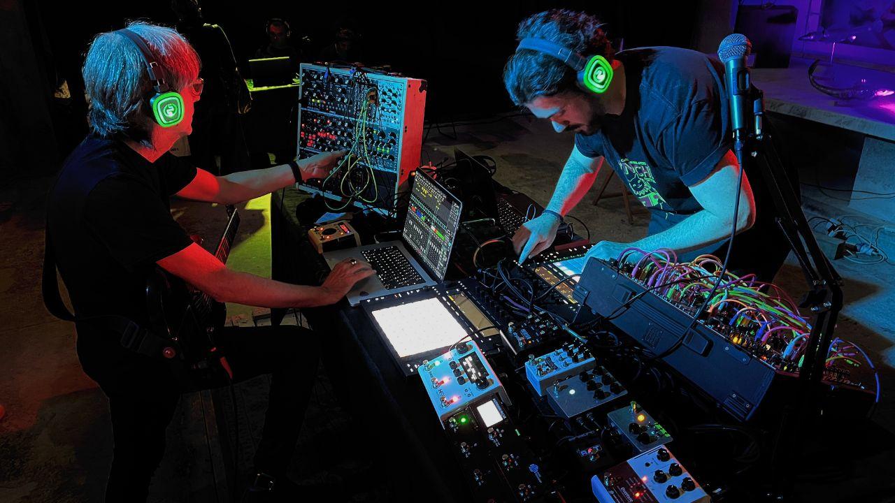 La coppia di artisti (foto dagli organizzatori)