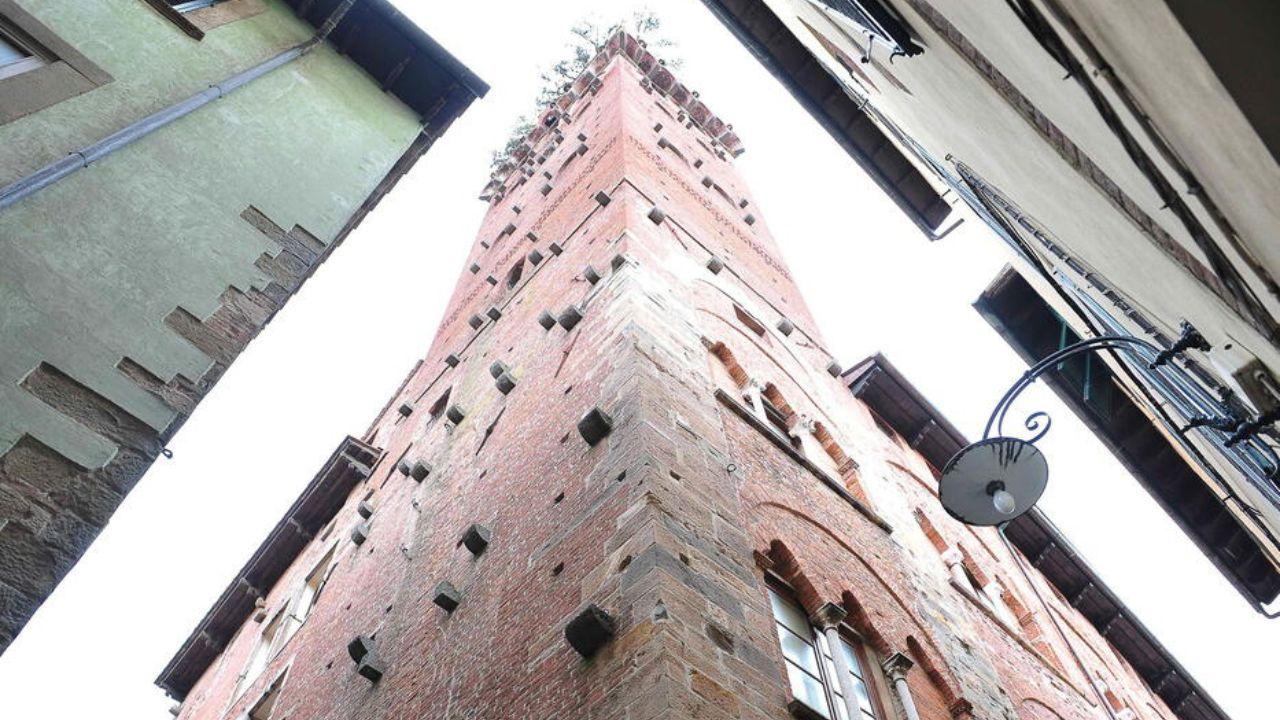 Uno scorcio della torre Guinigi