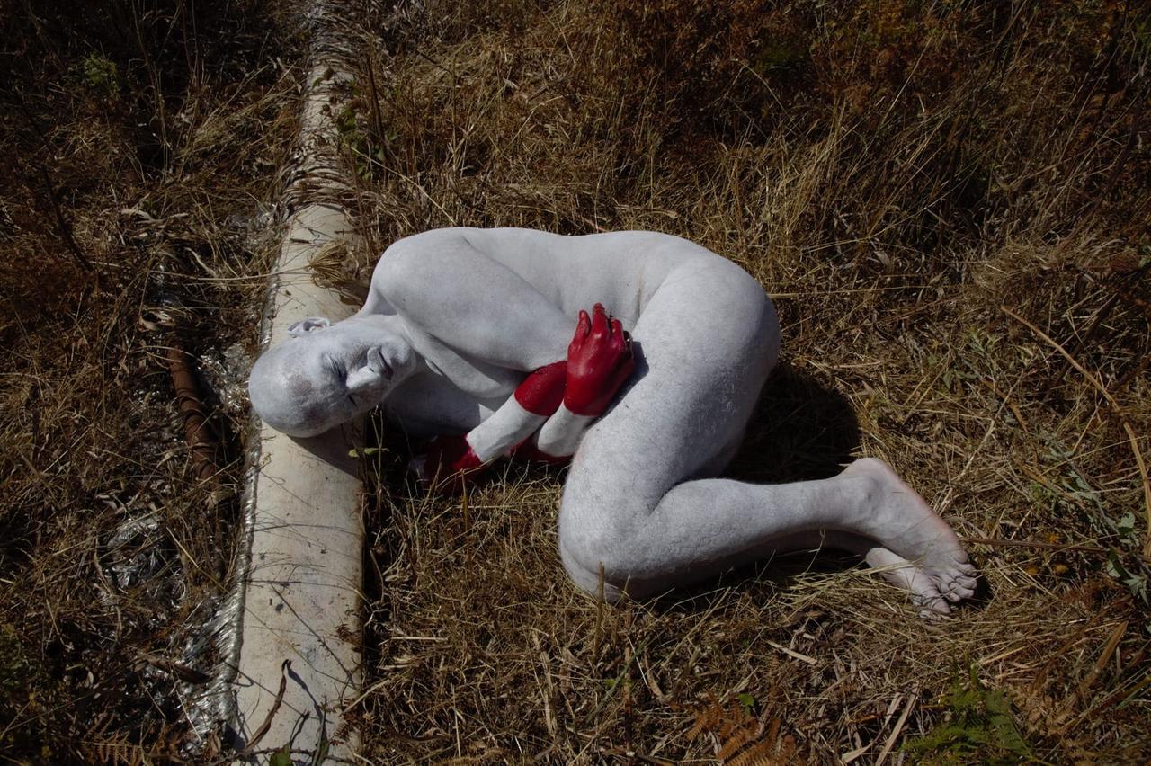 “Bentu estu” in difesa dell’ambiente, performance artistica davanti a Su Nuraxi