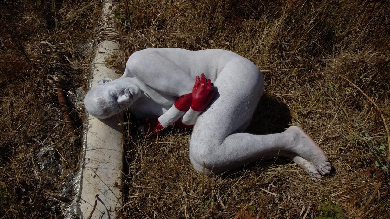 “Bentu estu” in difesa dell’ambiente, performance artistica davanti a Su Nuraxi