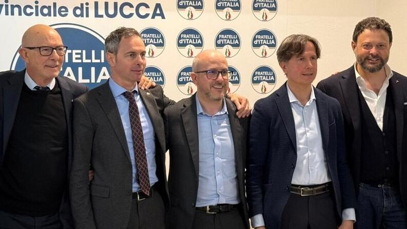 Il nuovo coordinatore comunale di FdI Luca Pierotti è il secondo da sinistra