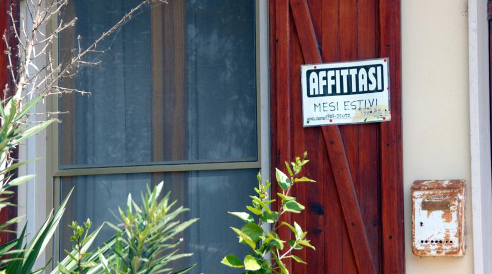 Case in affitto introvabili, i proprietari scelgono i turisti