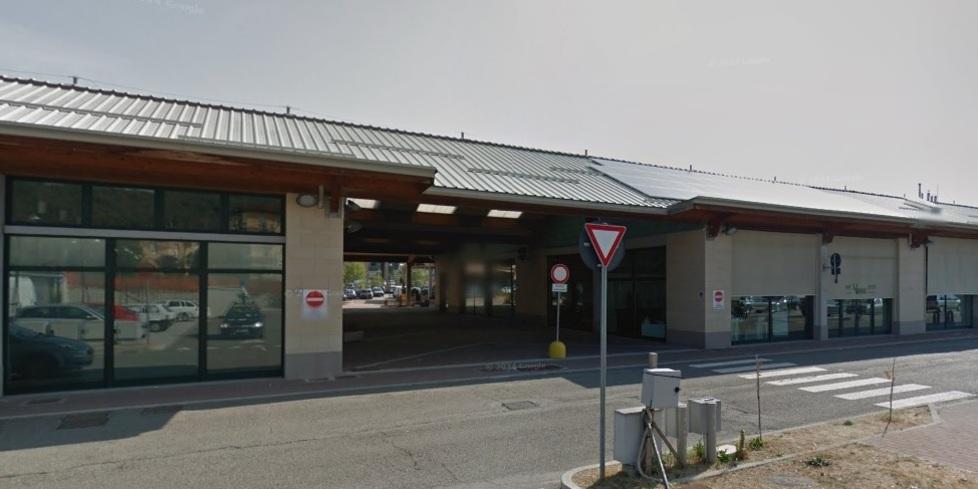 
	Il centro commerciale La Campanella dove &egrave; avvenuta la rissa

