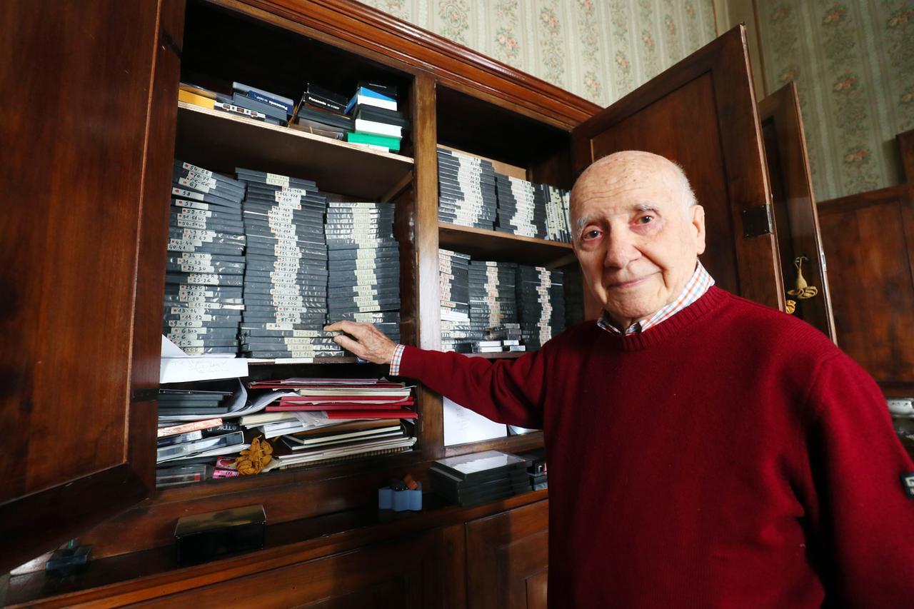 
	Raffaele Lucci nella sua abitazione in via Scandiana a Ferrara

