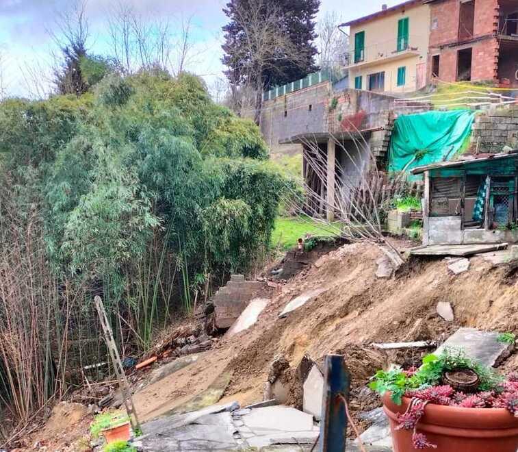 
	Il territorio franato

