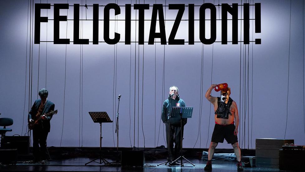 II Gran Gala Punkettone dei CCCP riemoziona i fan riuniti al teatro Valli