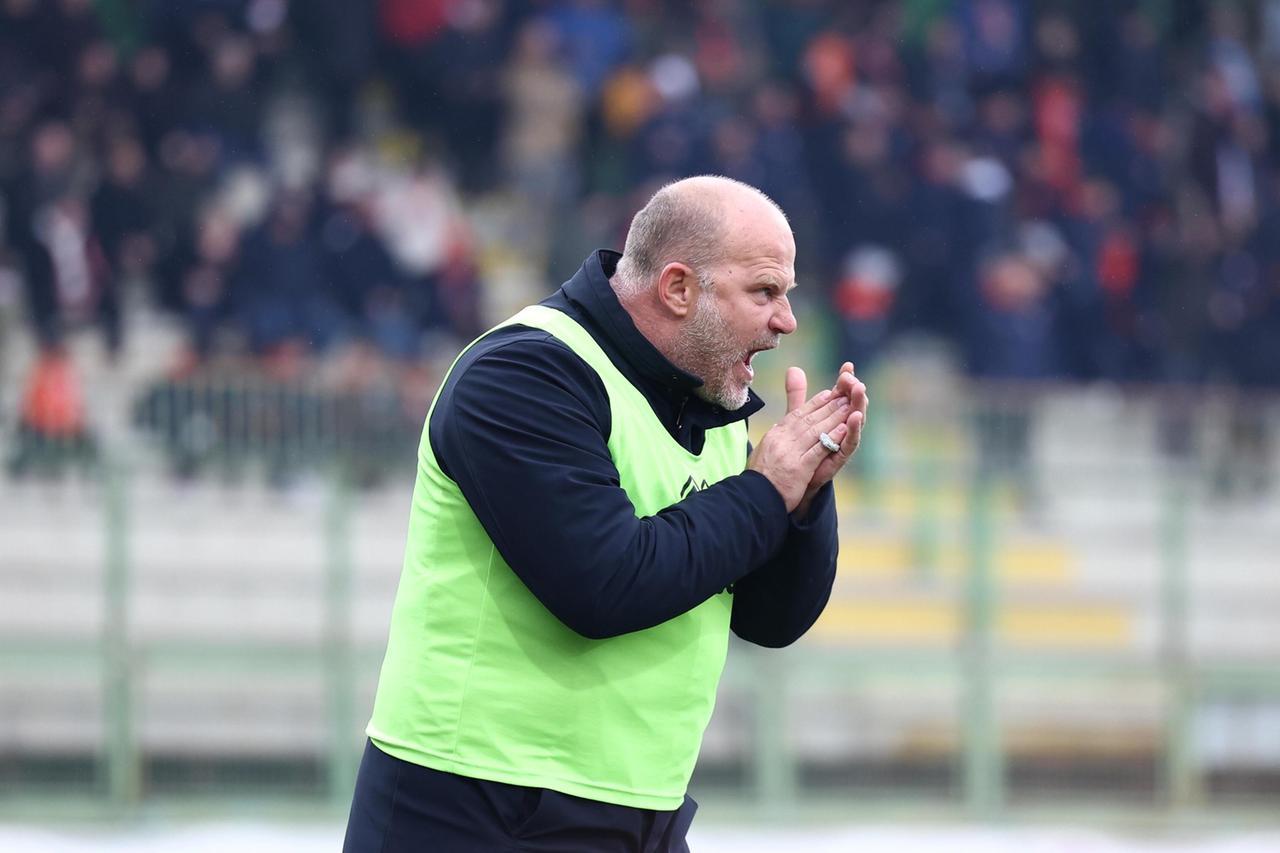 
	Il mister arancione

