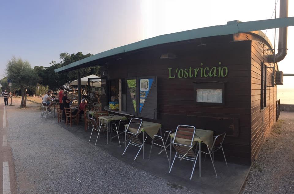 Il ristorante "L'Ostricaio" sul viale Italia