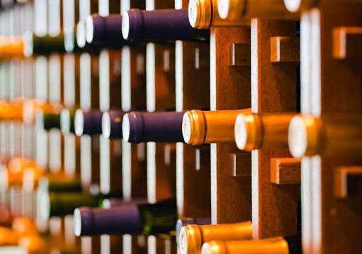 Vino toscano in crisi, i tre fattori che lo minacciano: dazi Usa, calo dei consumi e nuovo codice della strada