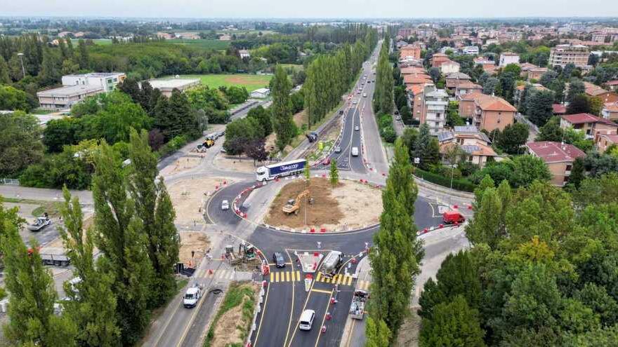 Il grido d’allarme dei negozianti di Carpi: «Incassi giù a causa dei cantieri»