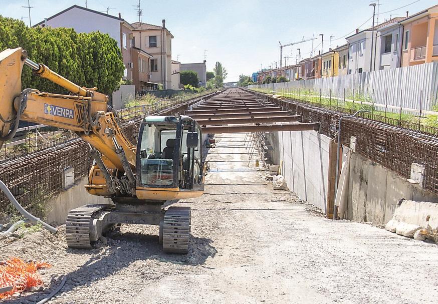 Ferrara, danni alle case vicino al cantiere del tunnel ferroviario in via Bologna: difficile ottenere rimborsi