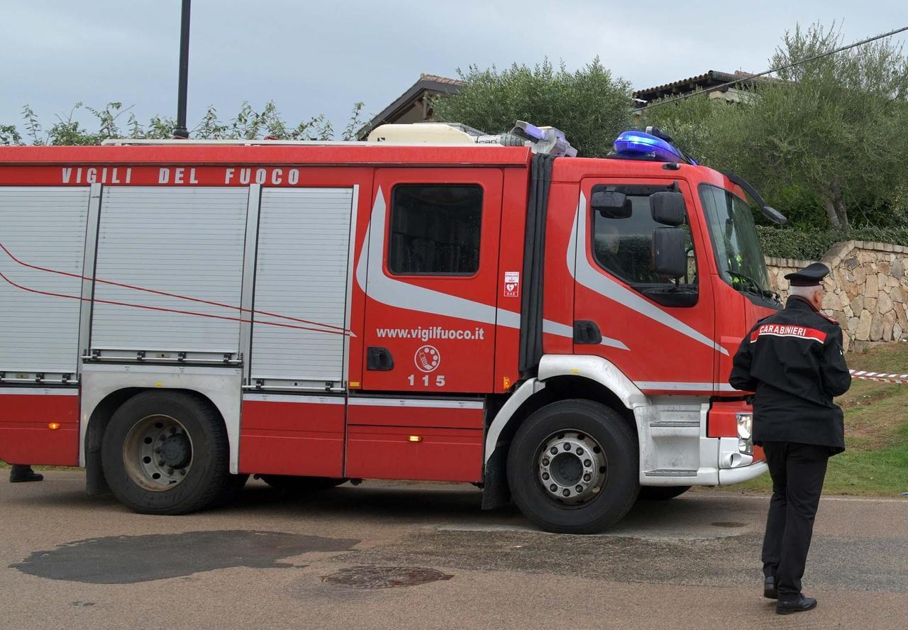 A fuoco un’auto nella notte: probabile origine dolosa