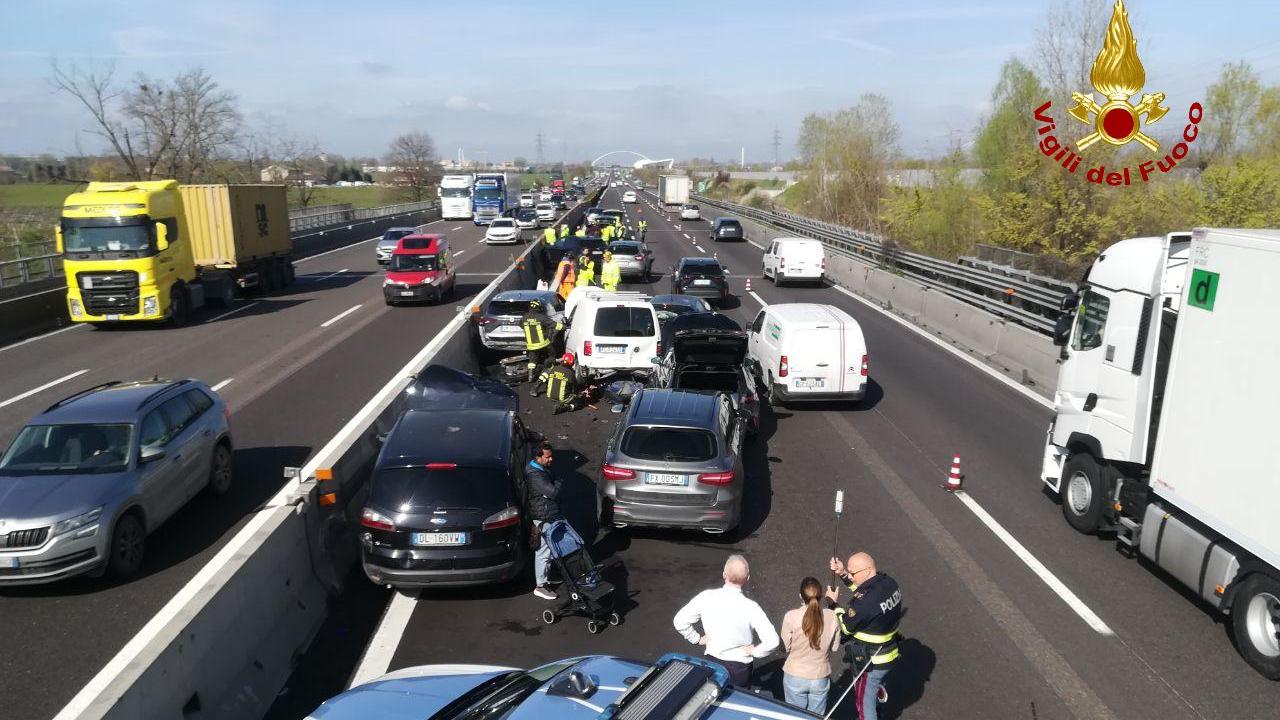 Tamponamento a catena sull’A1 a Reggio Emilia