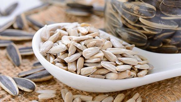 Semi di girasole e Mix di 7 Semi richiamati: sono pericolosi per la salute, se li avete in casa non consumateli