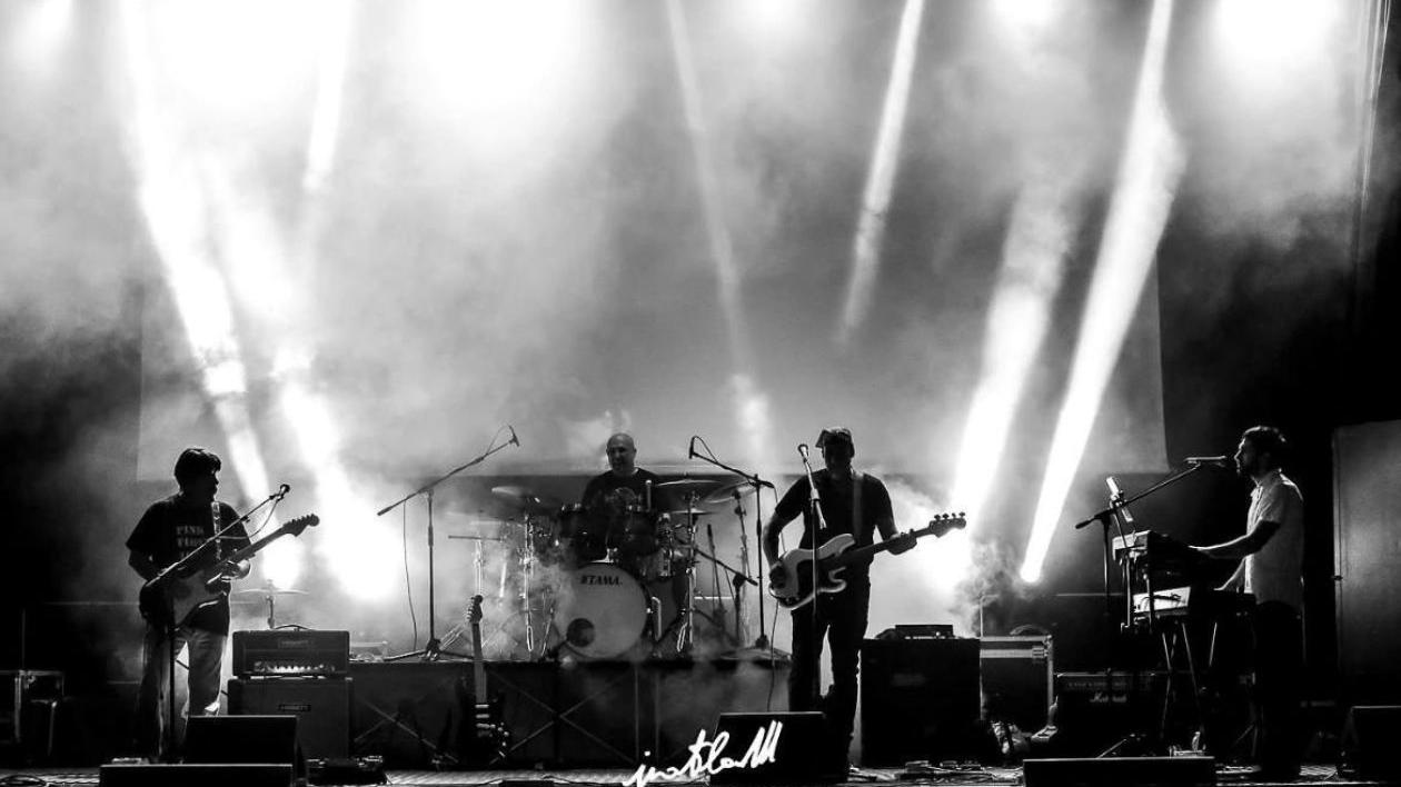 Eclipses, la tribute band dei Pink Floyd fa tappa a Livorno