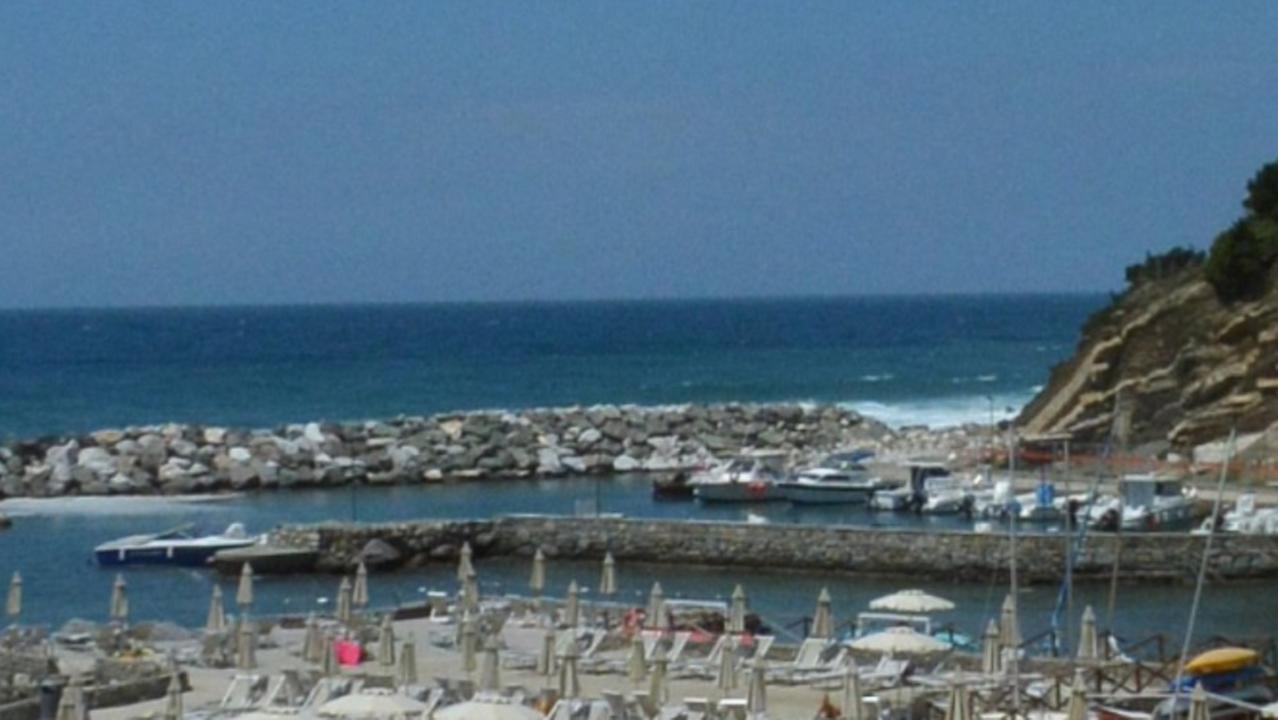 La barriera frangiflutti da rimuovere