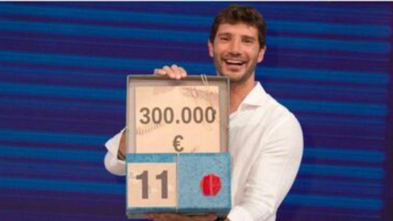 
	Il conduttore di Affari Tuoi Stefano De Martino

