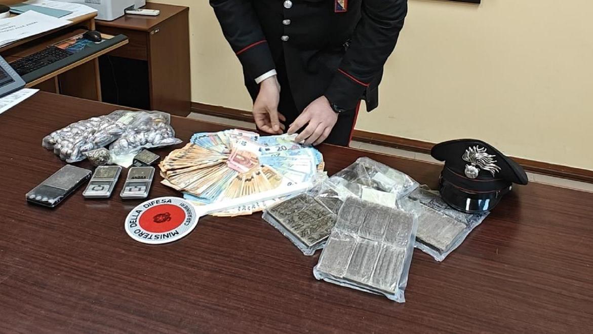 Il sequestro dei carabinieri (foto d'archivio)