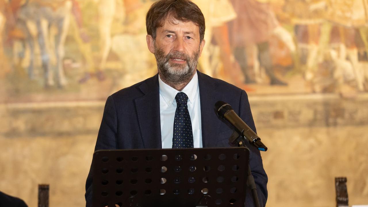 Ferrara, la proposta di Franceschini: «Ai figli solo il cognome della madre»