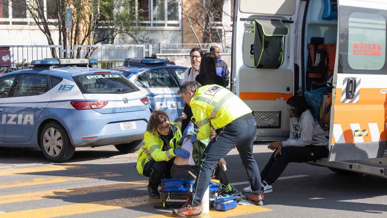 Spray al peperoncino al Barozzi, gli studenti stanchi delle bravate: «C’è chi ha decine di note ma non viene sospeso»