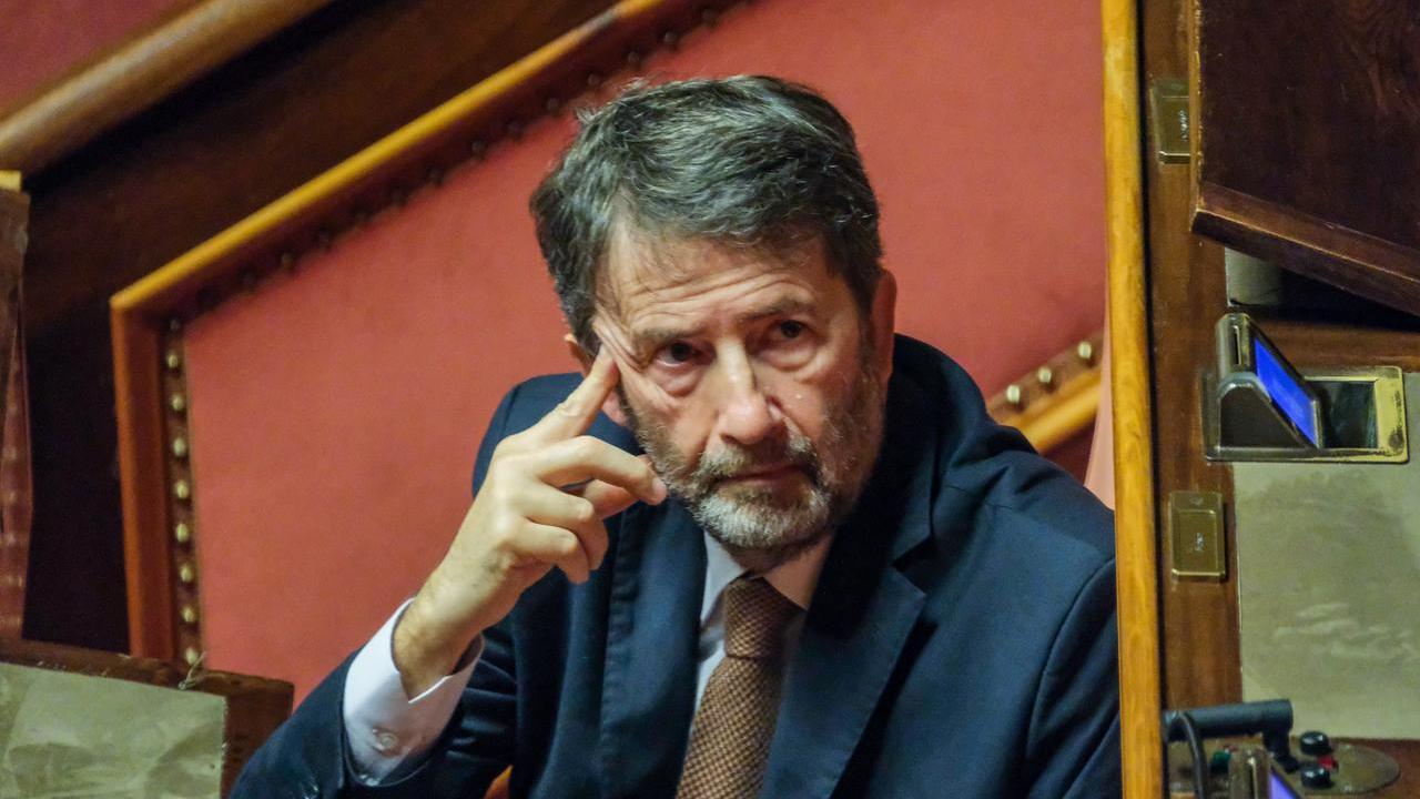 Dario Franceschini: «Ai figli solo il cognome della madre». La proposta del senatore Pd per «risarcire le donne»