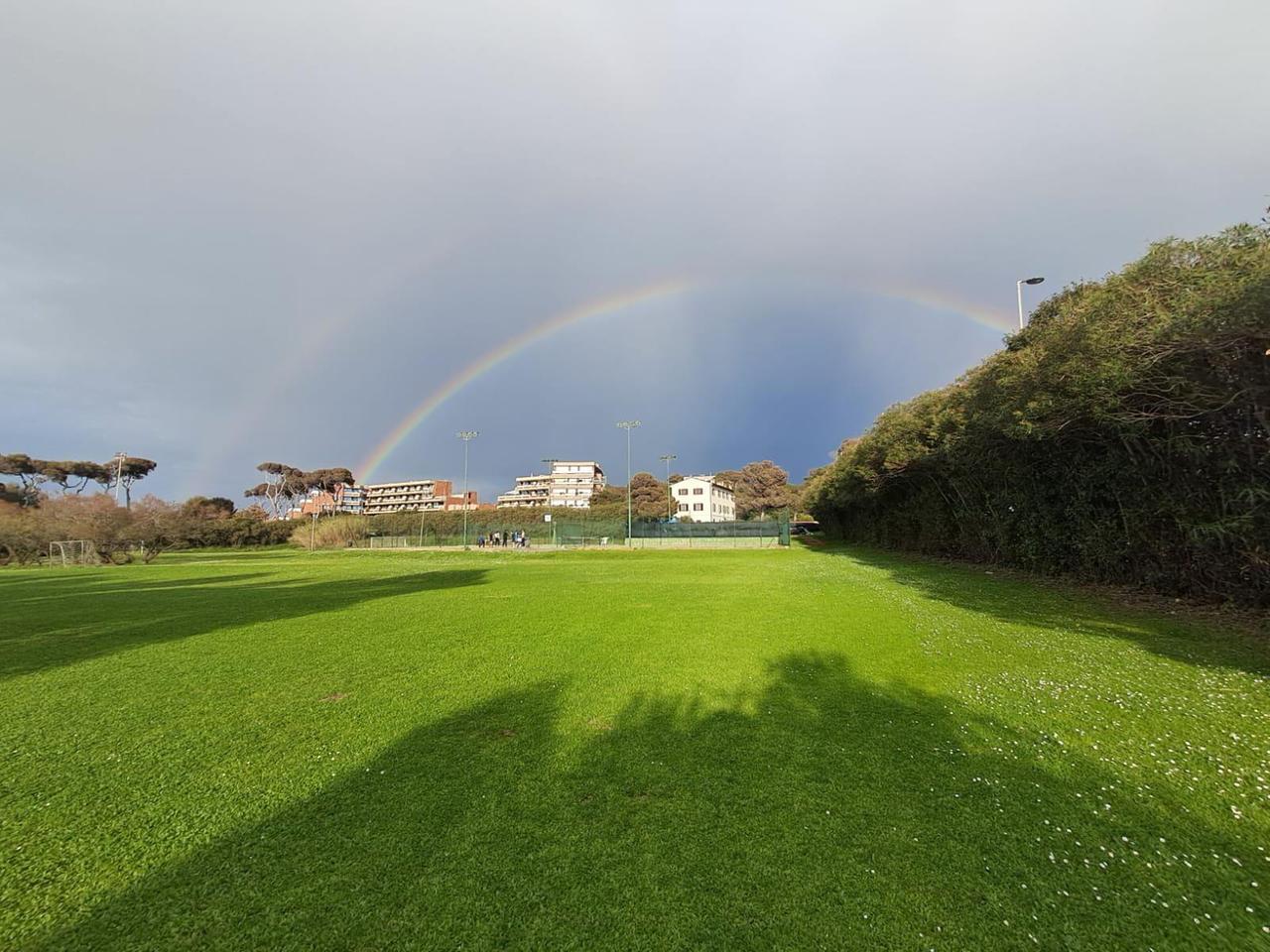 Livorno,  da Banditella l’arcobaleno arriva doppio. E i lettori fanno clic